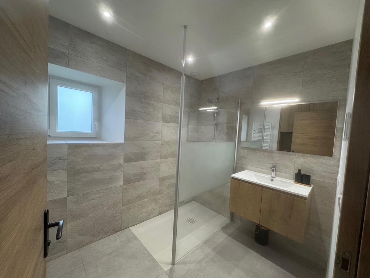 Maison Leonora Saint-Genix-sur-Guiers ภายนอก รูปภาพ