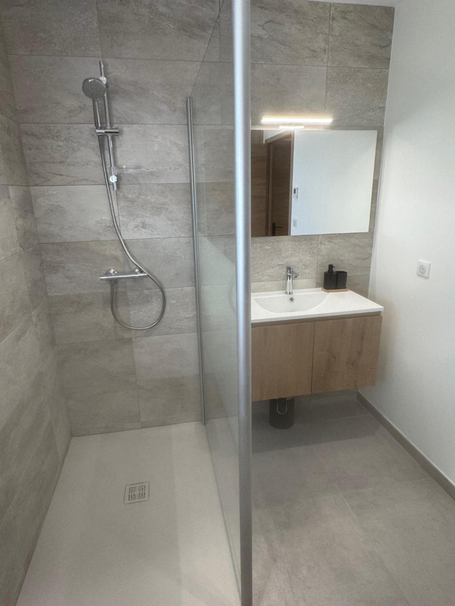 Maison Leonora Saint-Genix-sur-Guiers ภายนอก รูปภาพ